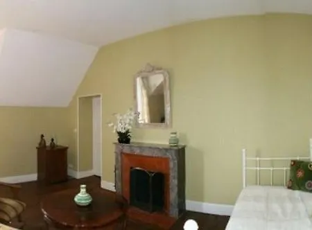 Chateau De Roqueperlic Bed & Breakfast *