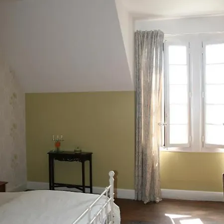 Bed & Breakfast Chateau De Roqueperlic *