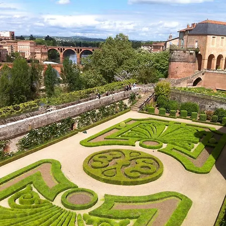 Bed & Breakfast Chateau De Roqueperlic *