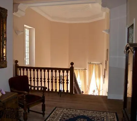 Bed & Breakfast Chateau De Roqueperlic